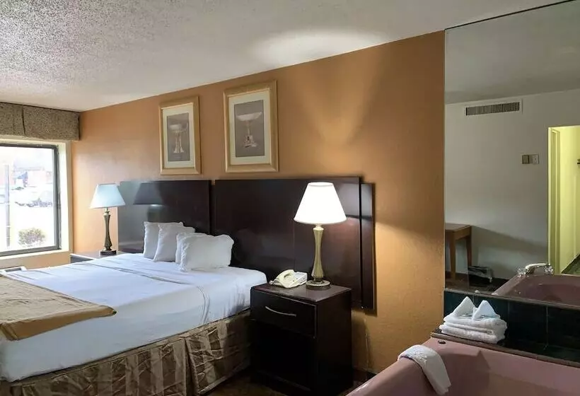 Отель A Victory Inn  West Dearborn