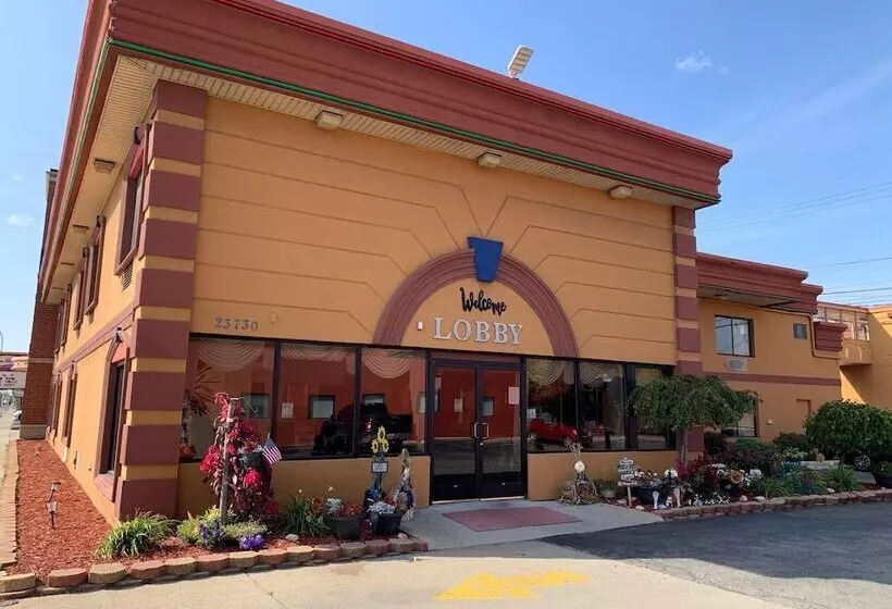 Отель A Victory Inn  West Dearborn