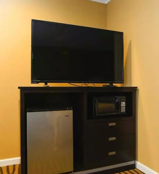 Hotel Capital Inn & Suites