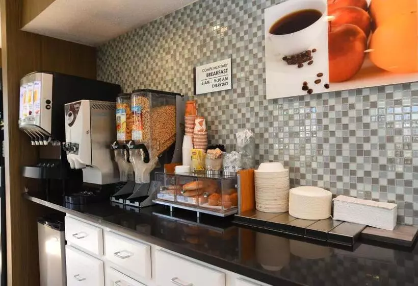 Hotel Capital Inn & Suites