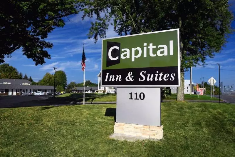 Hotel Capital Inn & Suites