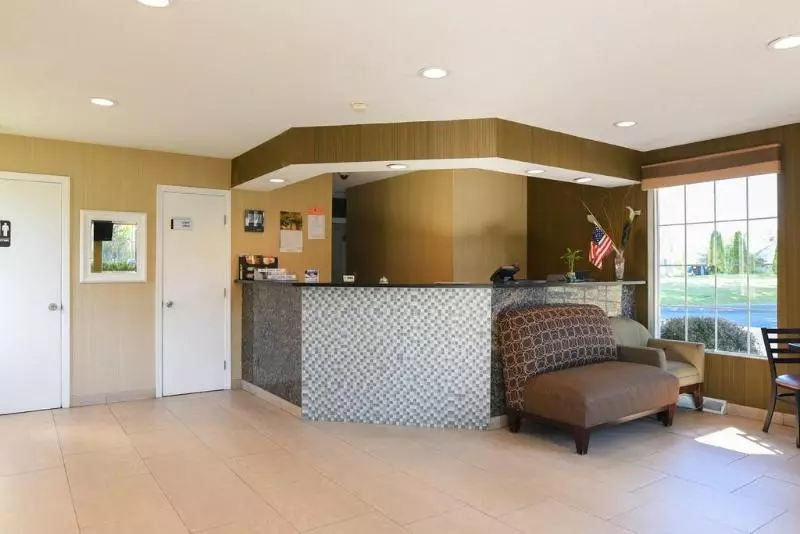 Hotel Capital Inn & Suites