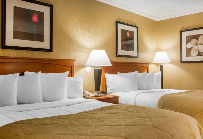 Clarion Hotel & Suites Riverfront