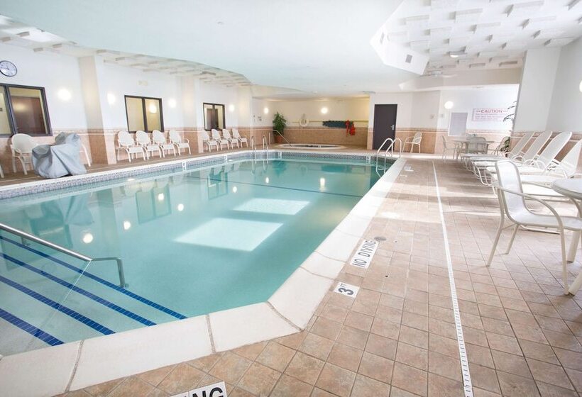 호텔 Troy Inn & Suites