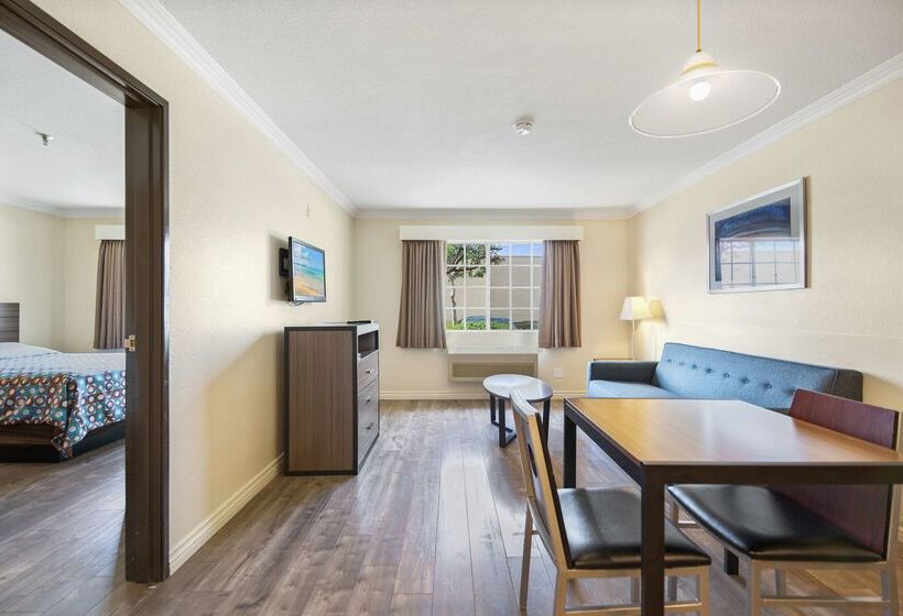 酒店 Surestay By Best Western Fontana