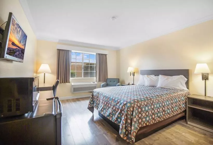 酒店 Surestay  By Best Western Fontana