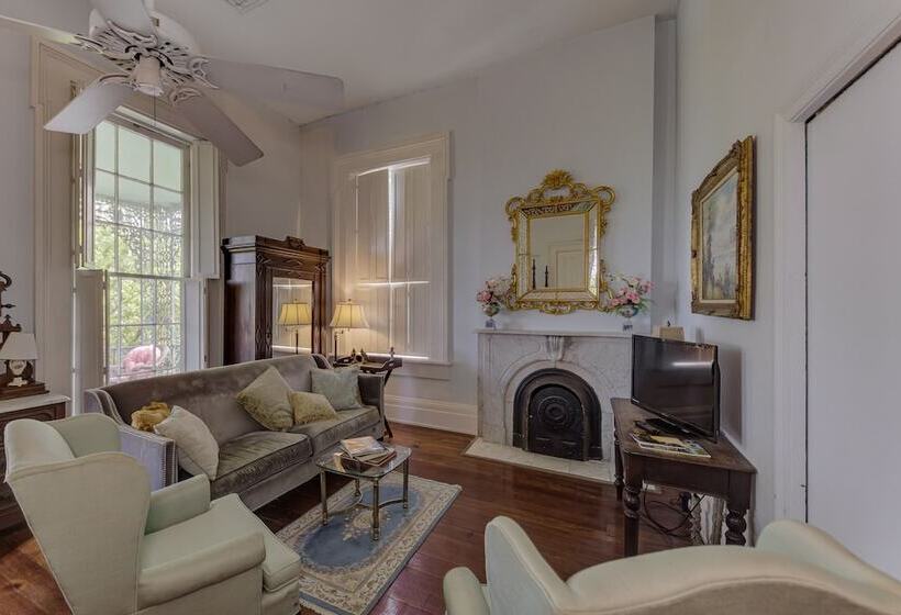 فندق The Duff Green Mansion