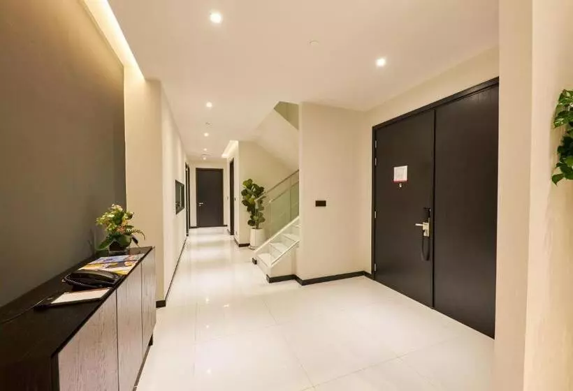 Luxcity Hotel & Apartment