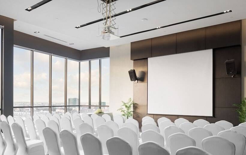 Luxcity Hotel & Apartment