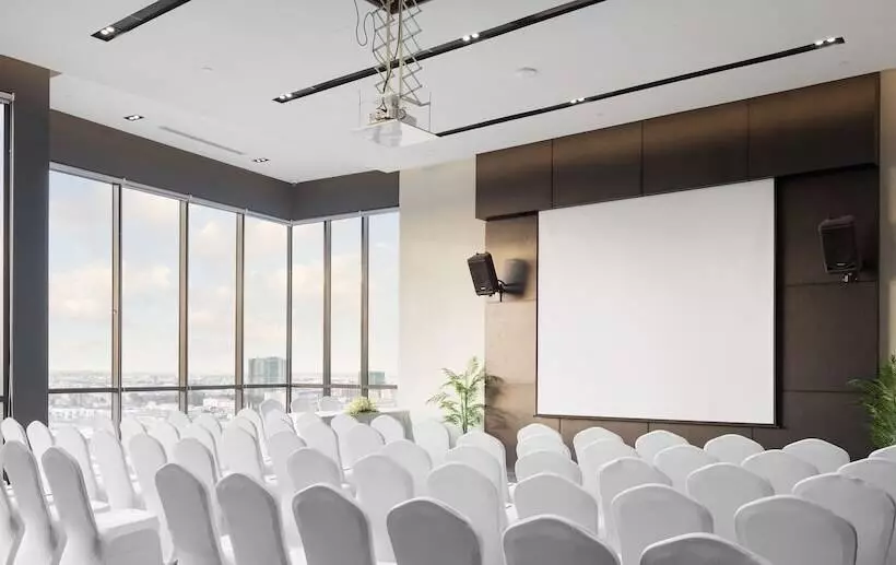 Luxcity Hotel & Apartment