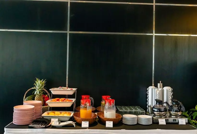 Luxcity Hotel & Apartment