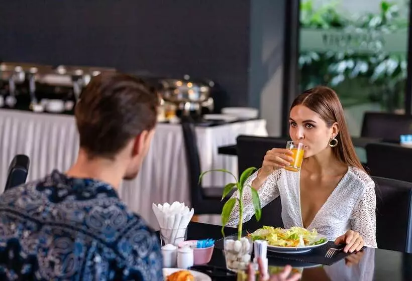 Luxcity Hotel & Apartment