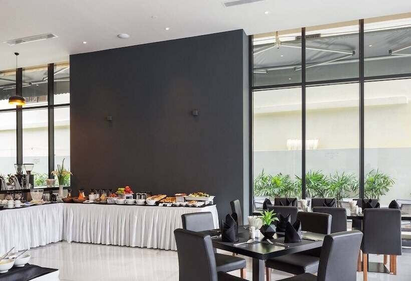 Luxcity Hotel & Apartment