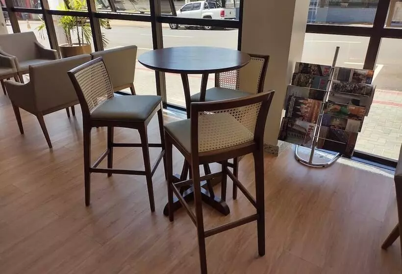 Hotelli Maestro Express