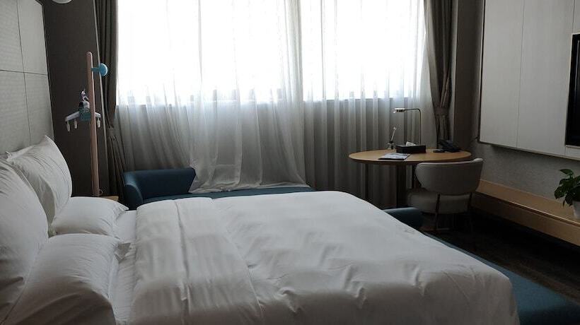 בית מלון כפרי Mercure Yibin Port