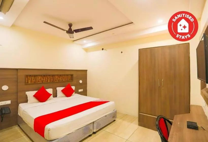 Hotelli Oyo 62700  Surya Inn