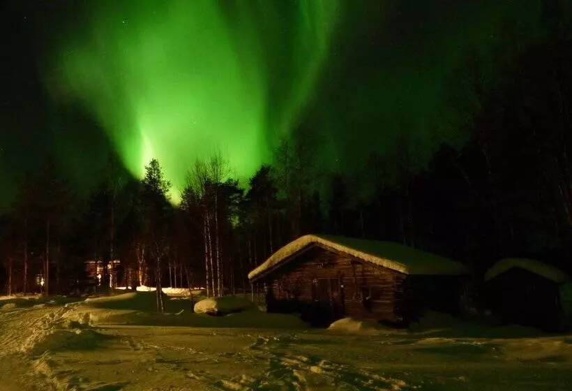 Isokenkaisten Klubi  Wilderness Lodge