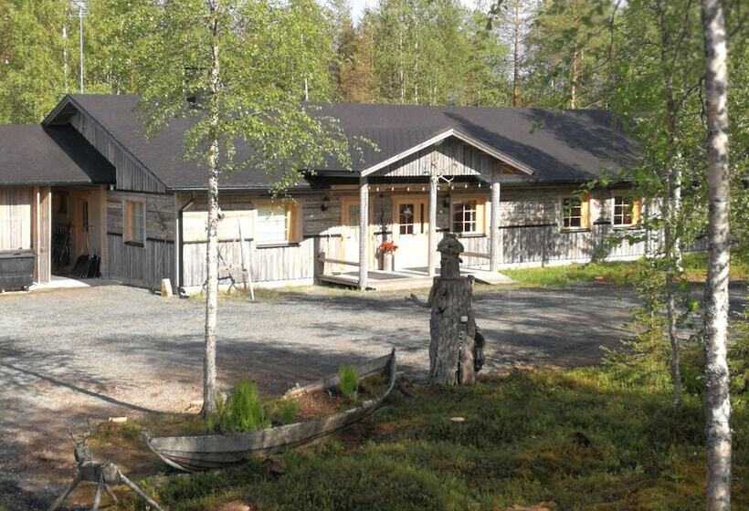 Isokenkaisten Klubi  Wilderness Lodge