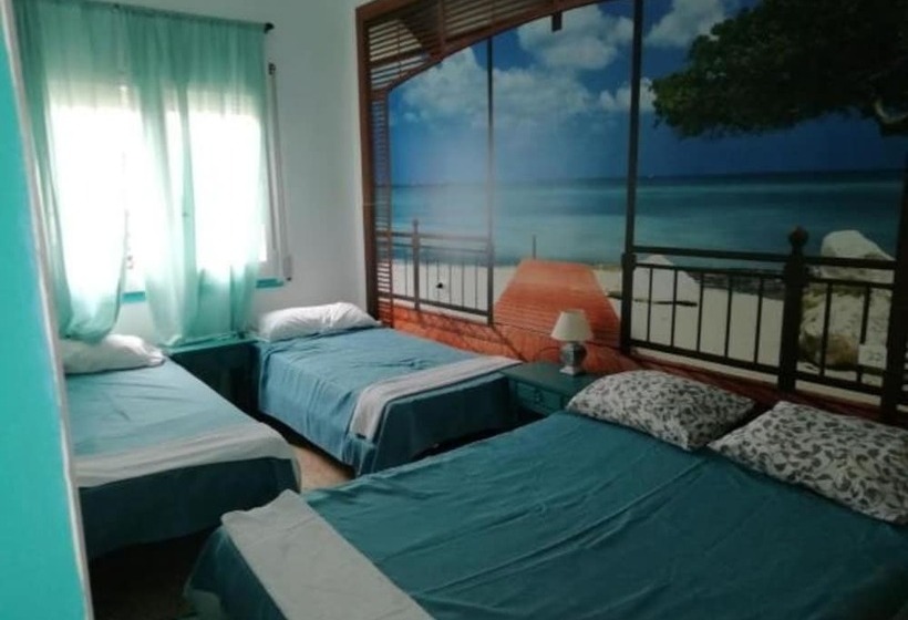 پانسیون Habitacions Can Pau Guest House