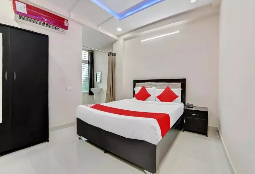 Hotelli Flagship 60526 5 Star Grand