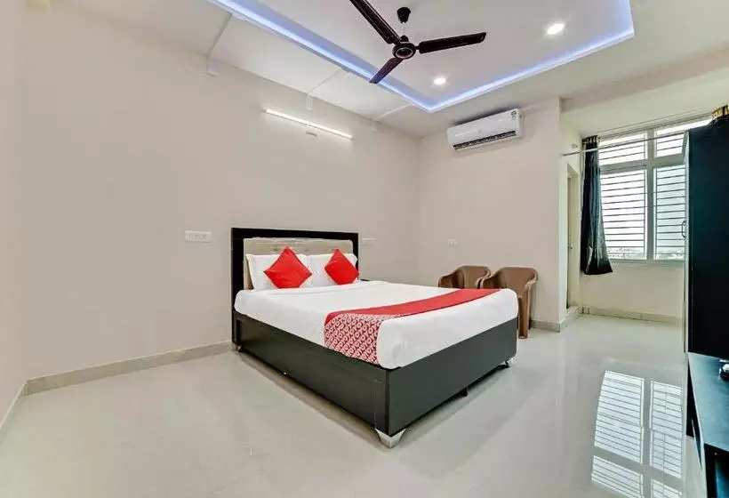 Hotelli Flagship 60526 5 Star Grand