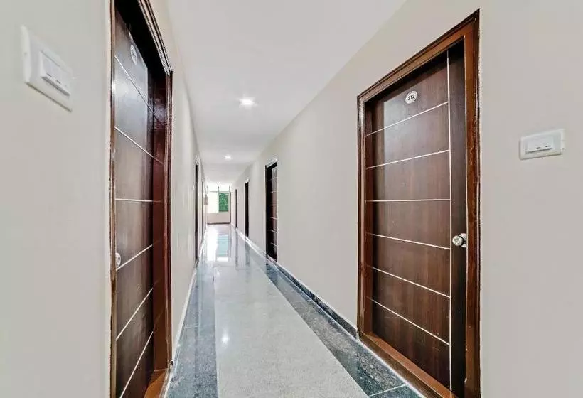 Hotelli Flagship 60526 5 Star Grand