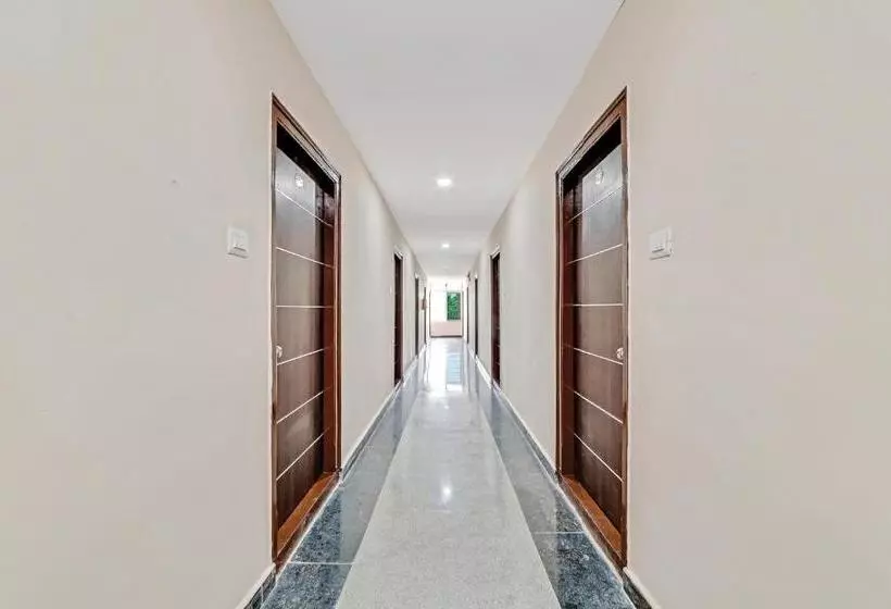 Hotelli Flagship 60526 5 Star Grand