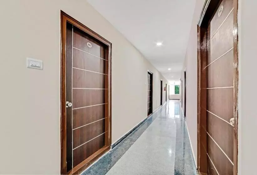 Hotelli Flagship 60526 5 Star Grand