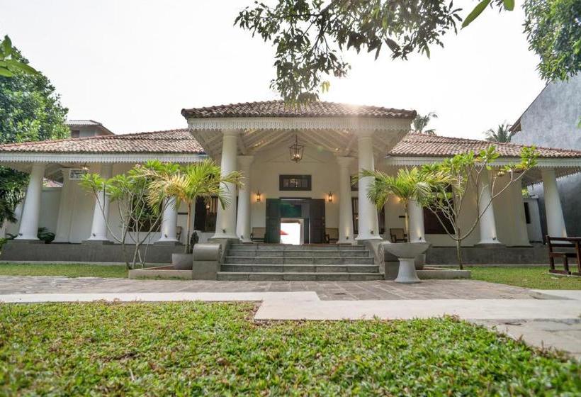 צימר Pinipahana Walauwa Resort & Villa