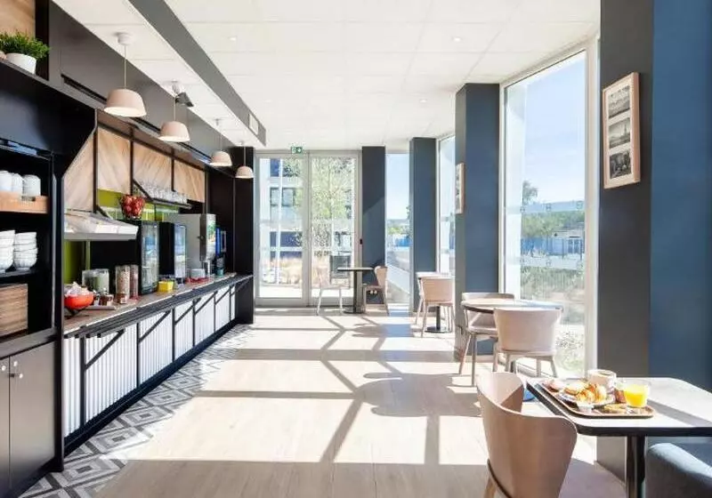 B&b Hotel Massy Gare Tgv