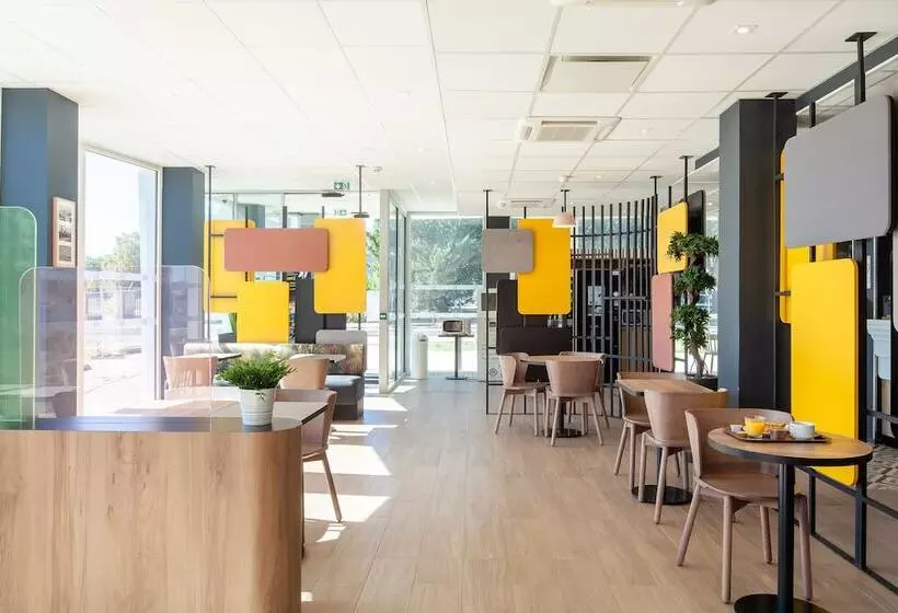 B&b Hotel Massy Gare Tgv