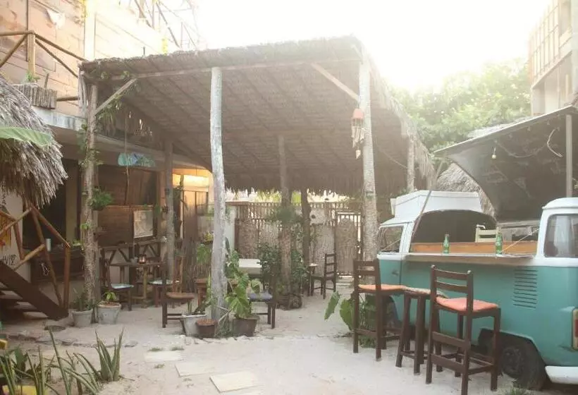 Raiz Hostel