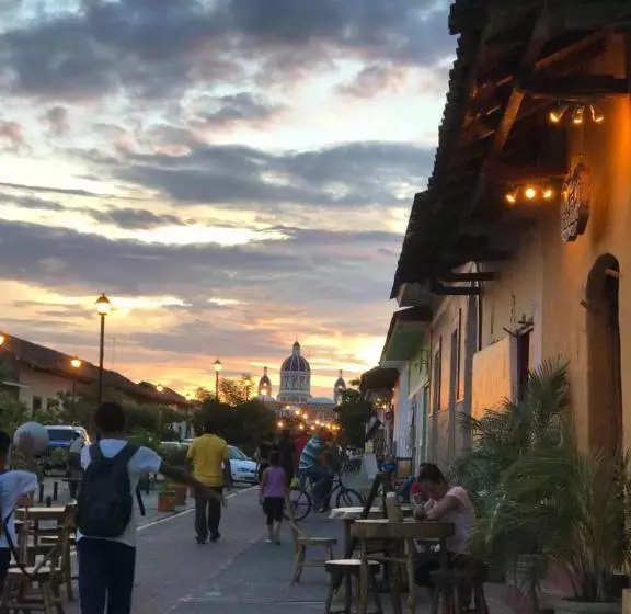 مسافرخانه Hospedaje Y Cafe Ruiz
