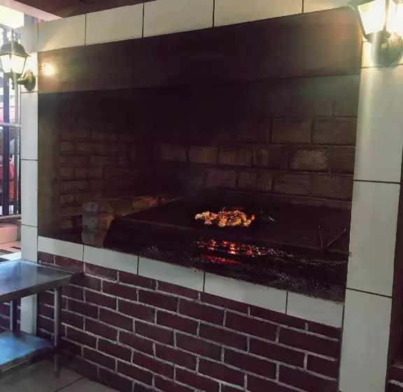 مسافرخانه Hospedaje Y Cafe Ruiz