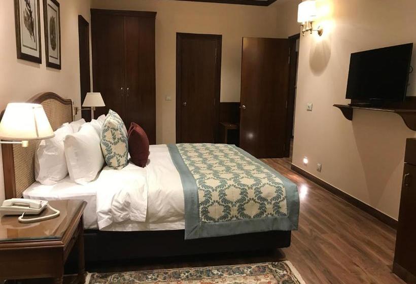 Отель Bara Bungalow, Kasauli  A Rosakue Collection