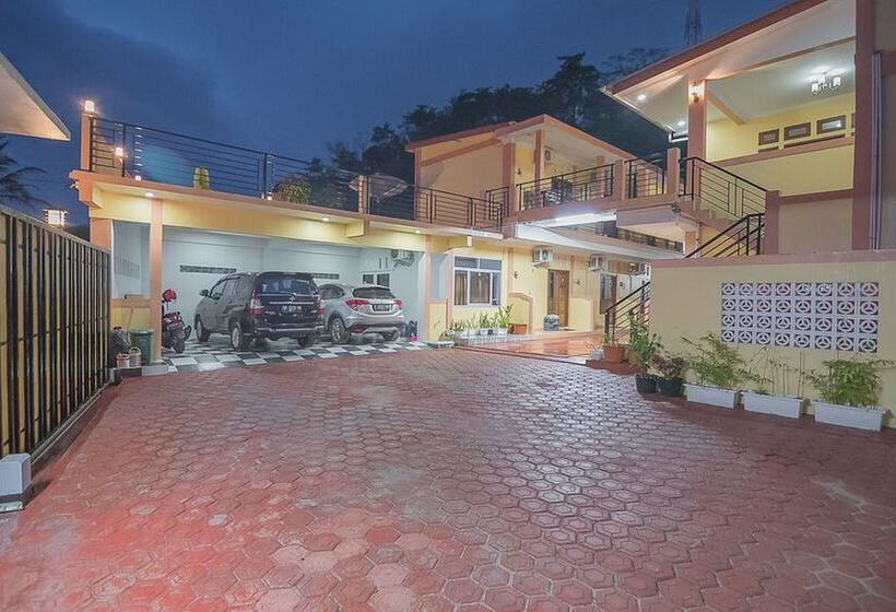 פנסיון Reddoorz Near Rsud Dr Abdul Aziz Singkawang