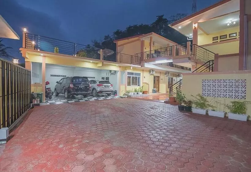 ペンション Reddoorz Near Rsud Dr Abdul Aziz Singkawang