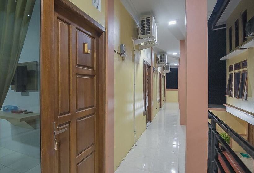 פנסיון Reddoorz Near Rsud Dr Abdul Aziz Singkawang