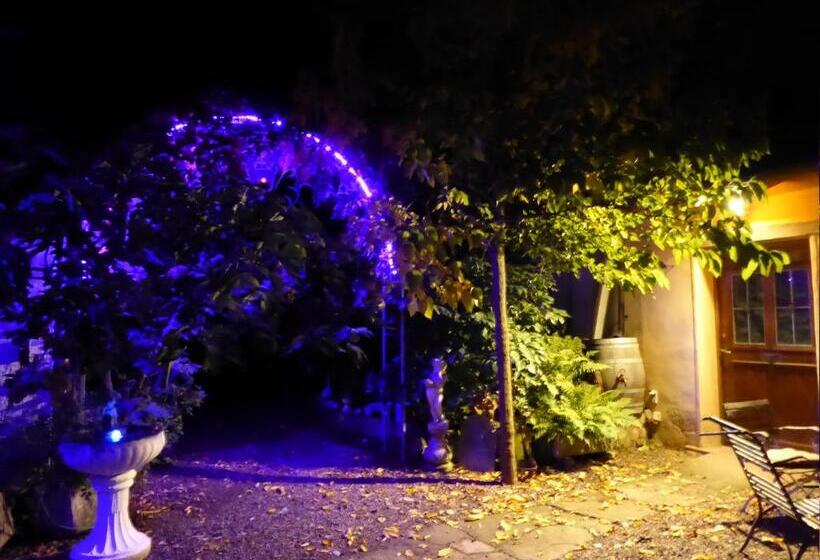 تختخواب و صبحانه Pension Zur Rose