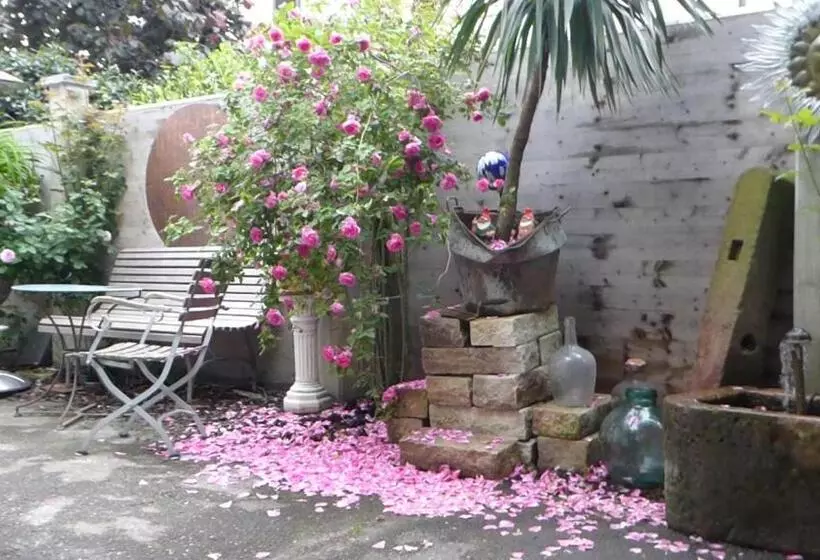 Aamiaismajoitus (B&B) Pension Zur Rose