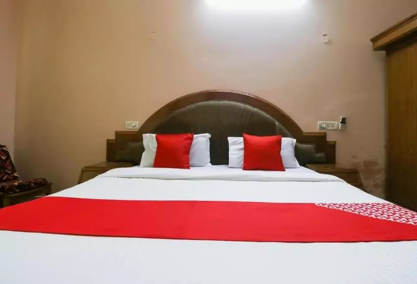 هتل Oyo 61070  Krishna Deluxe