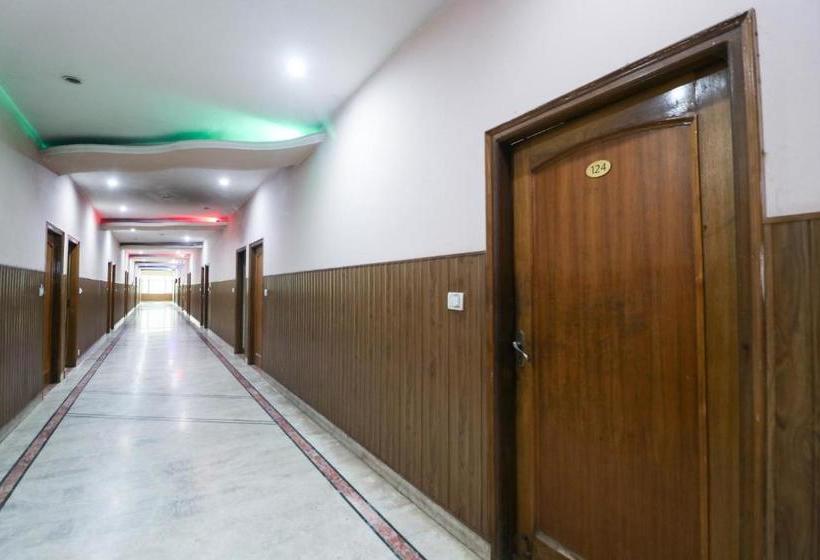 Hotel Oyo 61070  Krishna Deluxe