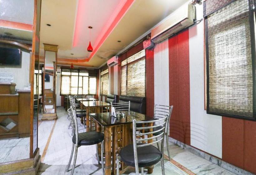 Hotel Oyo 61070  Krishna Deluxe