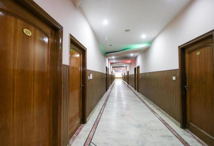 Hotel Oyo 61070  Krishna Deluxe