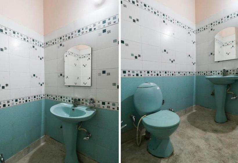 Hotel Oyo 61070  Krishna Deluxe