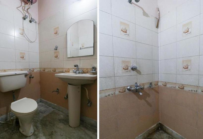 Hotel Oyo 61070  Krishna Deluxe