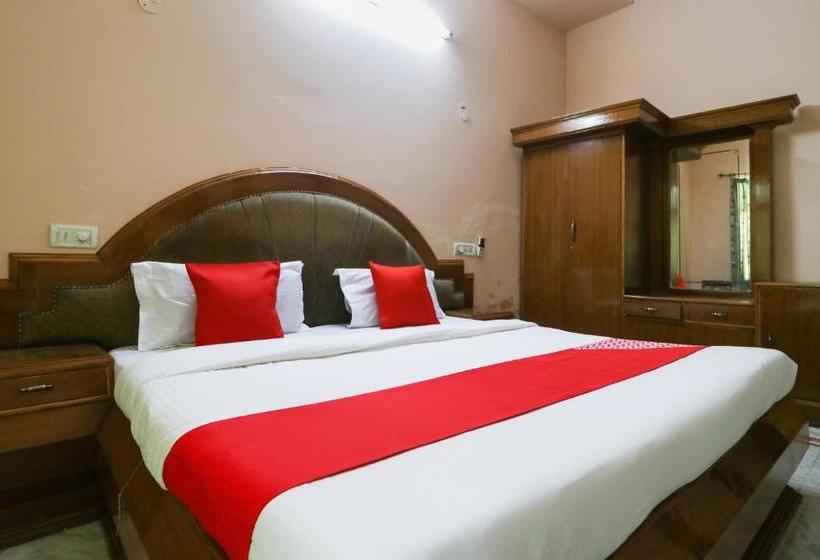 Hotel Oyo 61070  Krishna Deluxe