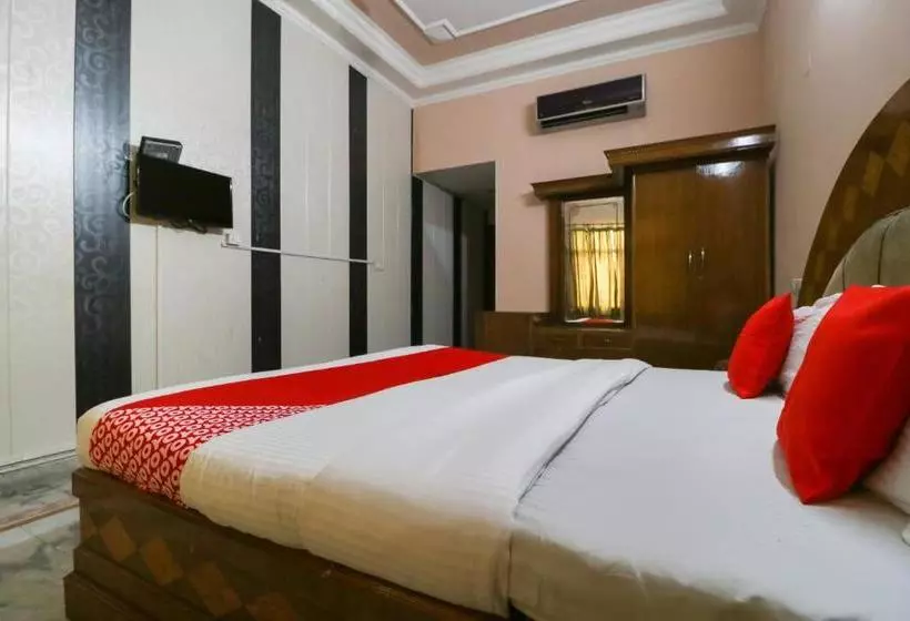 هتل Oyo 61070  Krishna Deluxe