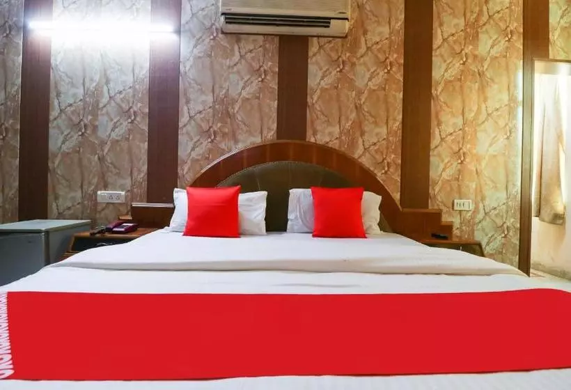 هتل Oyo 61070  Krishna Deluxe