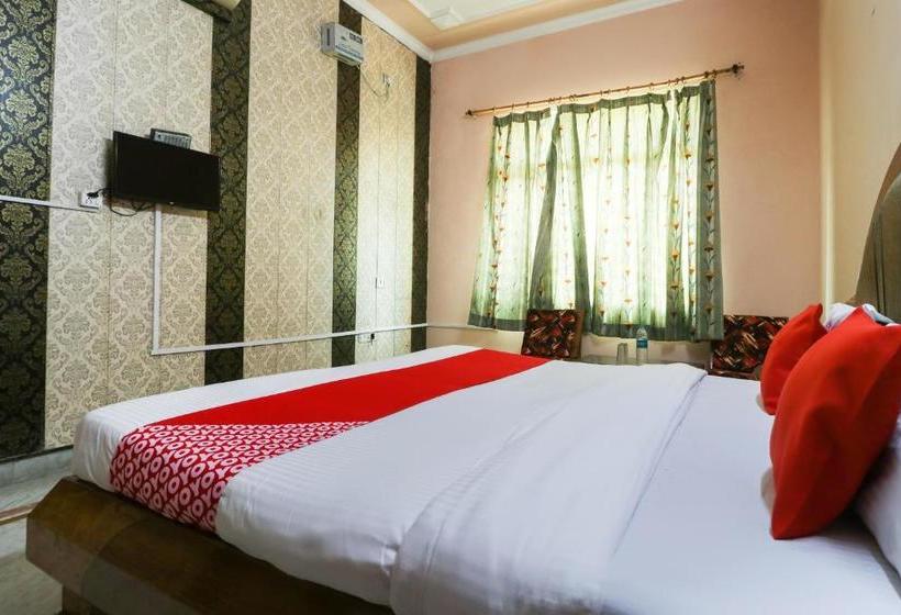 Hotel Oyo 61070  Krishna Deluxe